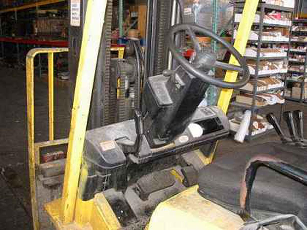 2000 Hyster S60XM