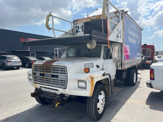 Catering Truck Ford/Hi Way F-700/ CT-14