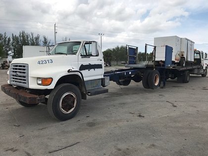 Truck Chassis Ford F-800