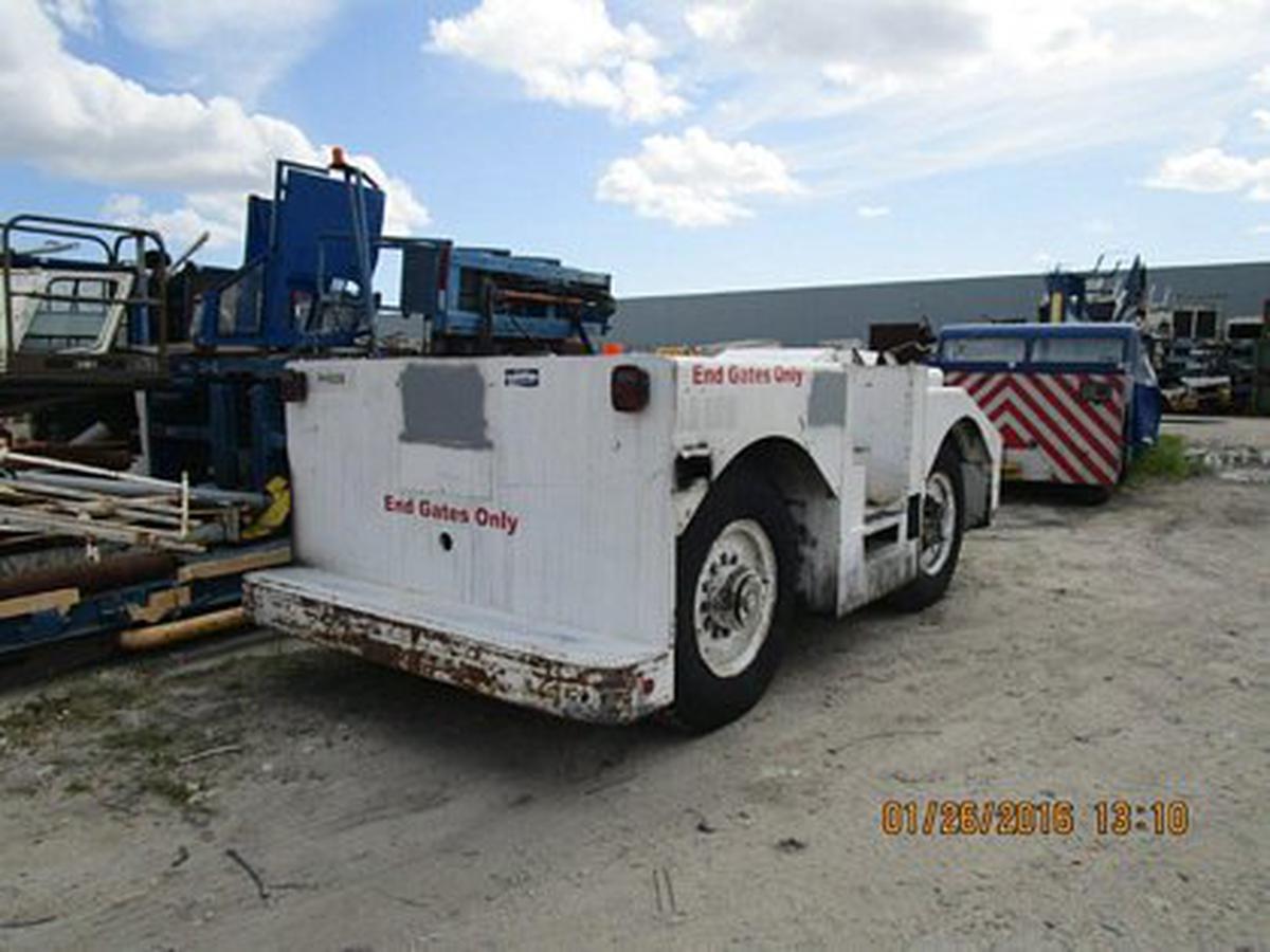 Push Back Tractor Hough-Paymover T-180 FA
