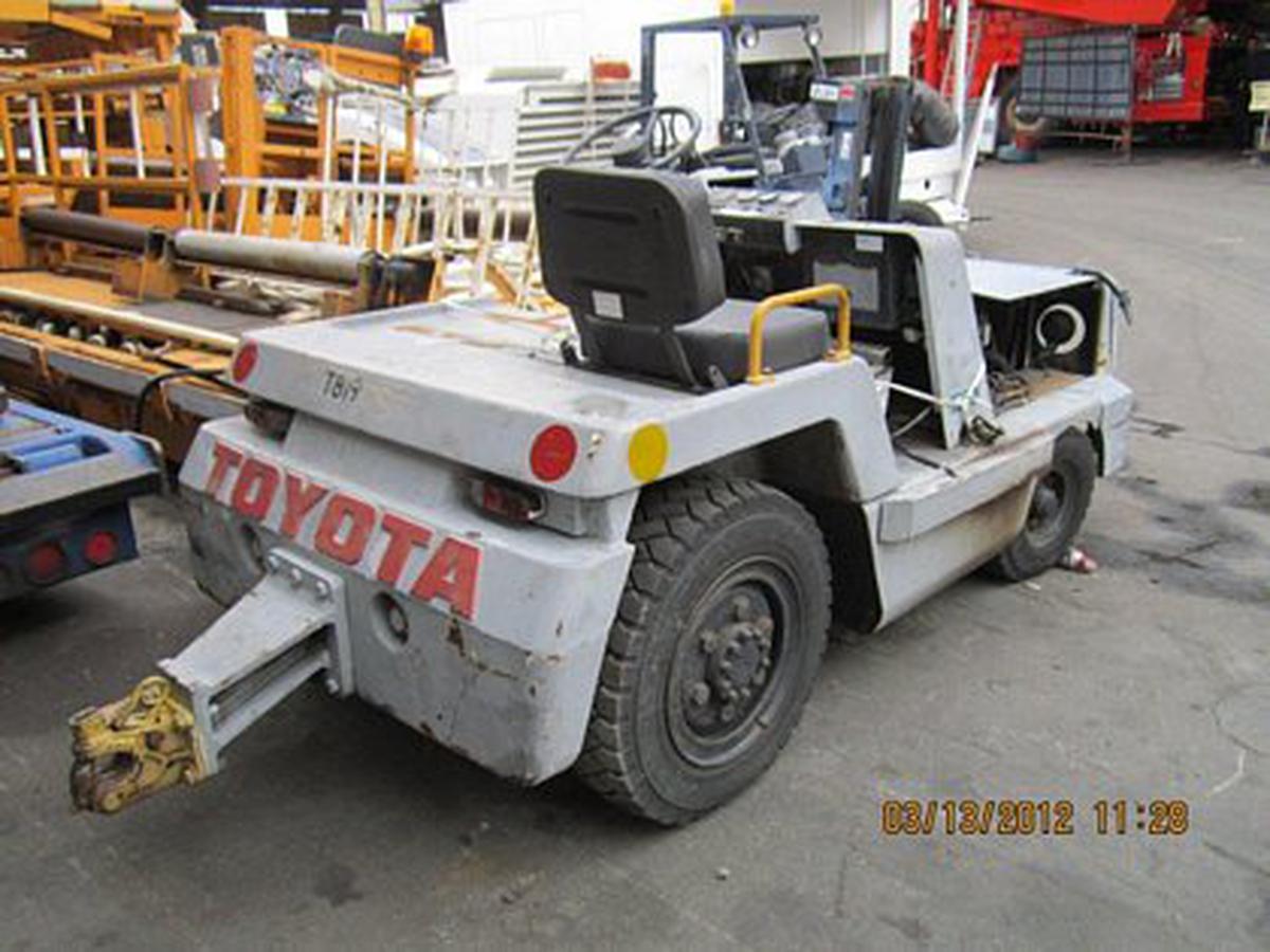 Baggage Tractor Toyota 02-TD25D