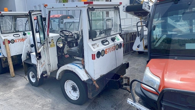 Baggage Tractor Tug MA-50 CAB