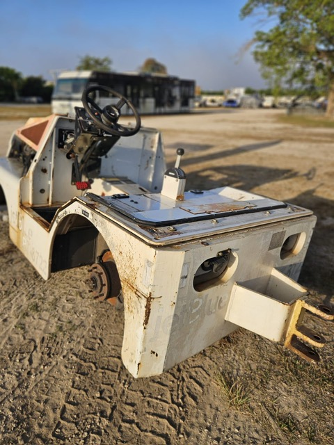 Baggage Tractor Tug  M1A40