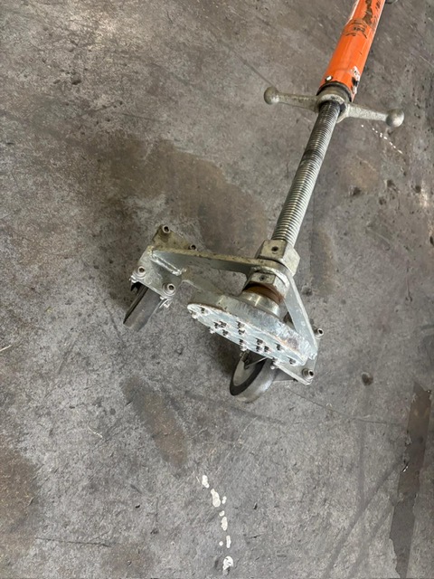 Tail Stand Support Max 8