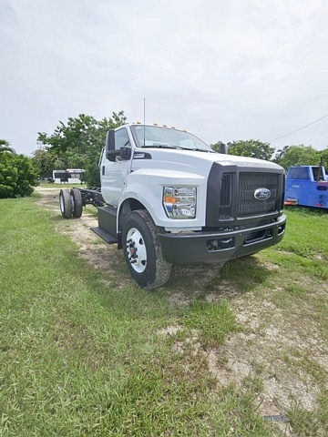 Truck Chassis Ford F-750 2025