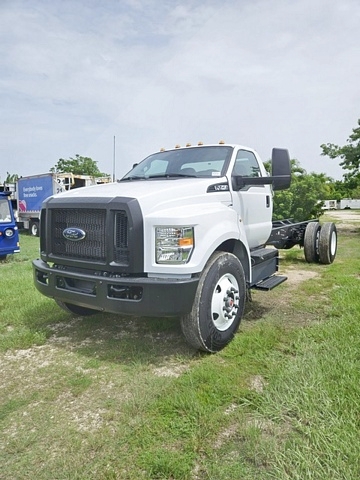 Truck Chassis Ford F-750 2025