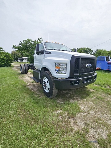 Truck Chassis Ford F-750 2025