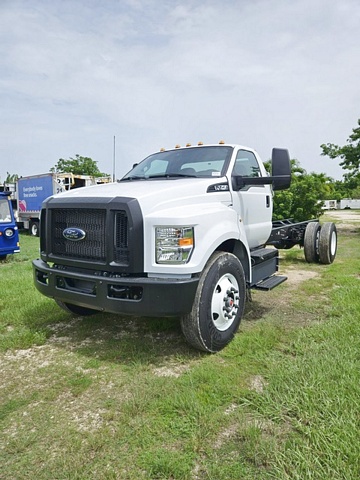 Truck Chassis Ford F-750 2025
