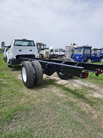 Truck Chassis Ford F-750 2025