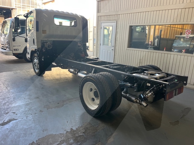 Truck Chassis Isuzu NPR - Gasoline