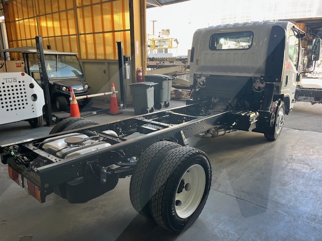 Truck Chassis Isuzu NPR - Gasoline