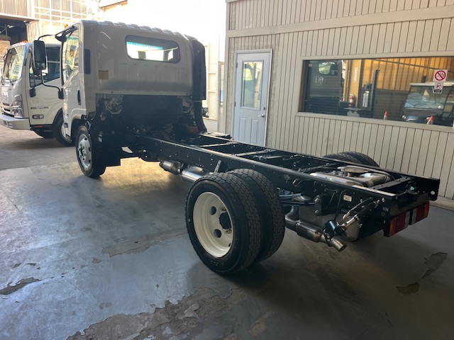 Truck Chassis Isuzu NPR - Gasoline