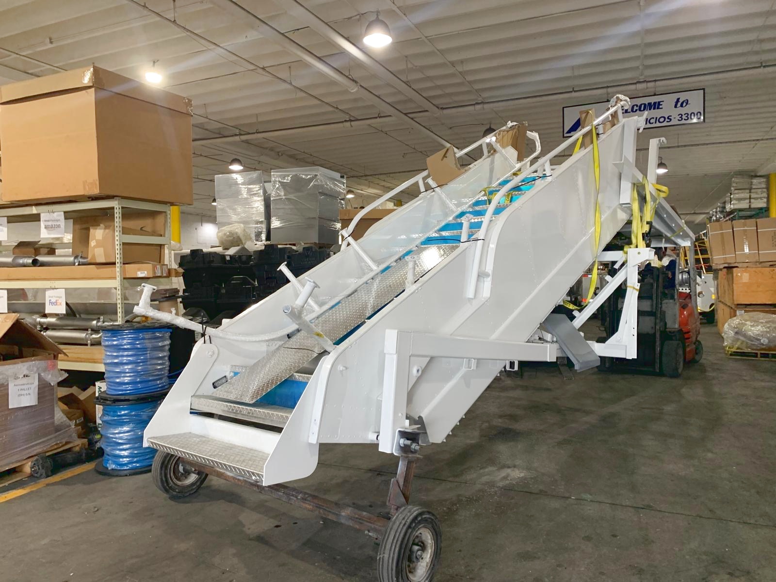 Motorized Passenger Stair Ford/Wollard F-350/TLPH-252