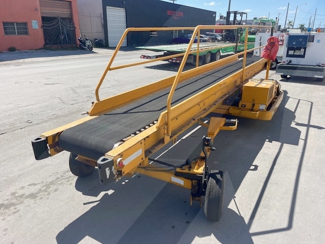 Towable Belt Loader Wasp A01771D-3650