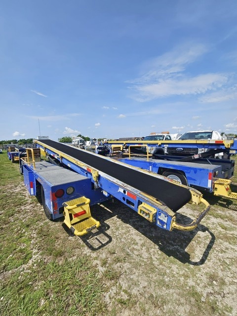 Belt Loader Tug 660