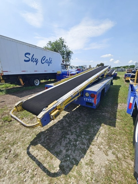 Belt Loader Tug 660