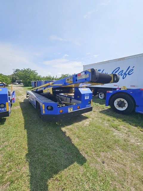 Belt Loader Tug 660