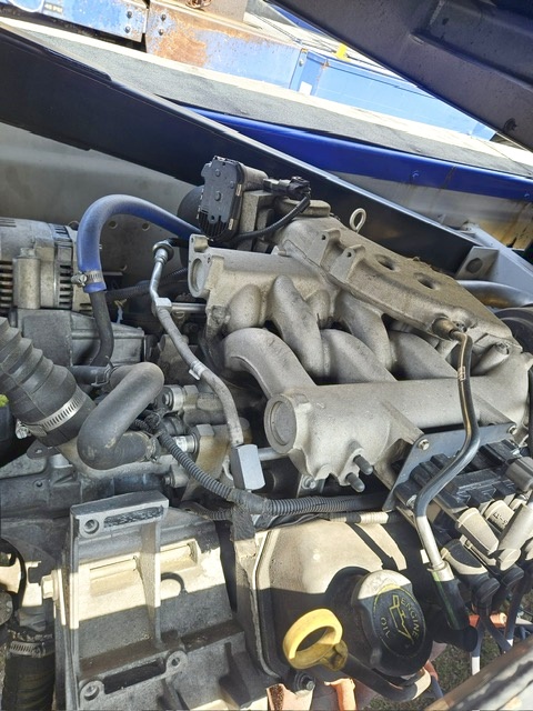Belt Loader Tug 660