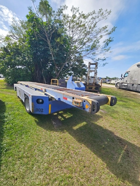 Belt Loader Tug 660E