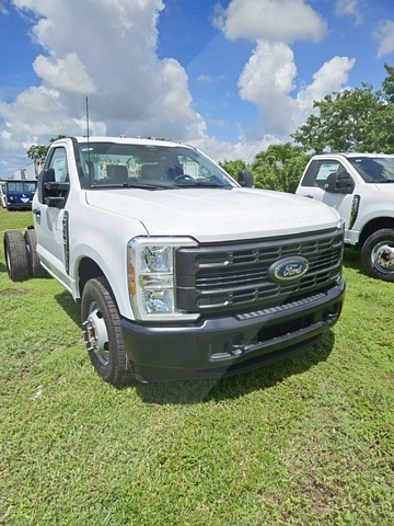 Truck Chassis Ford F-350 XL SD 2024