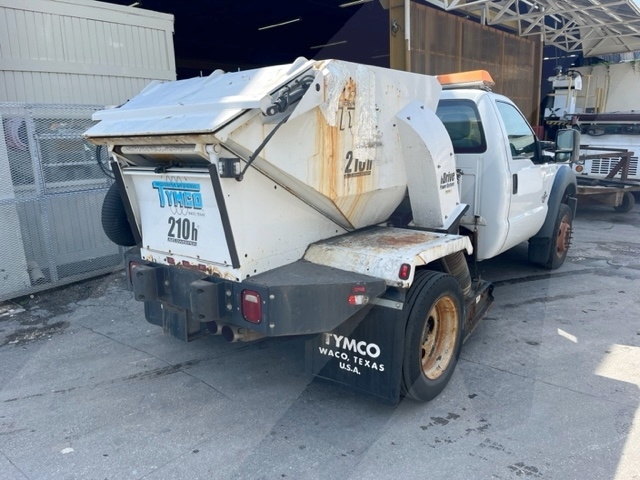 Parking Lot Sweeper Ford F-450/Tymco 210h