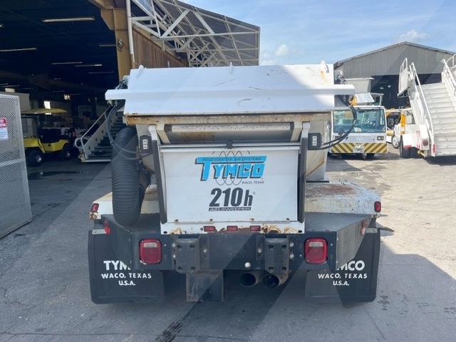Parking Lot Sweeper Ford F-450/Tymco 210h