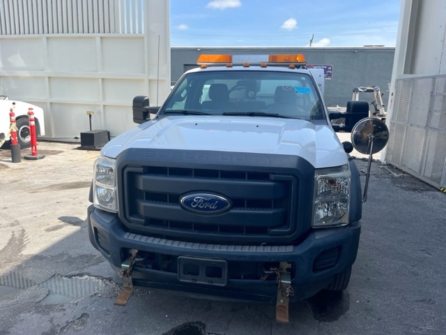 Parking Lot Sweeper Ford F-450/Tymco 210h