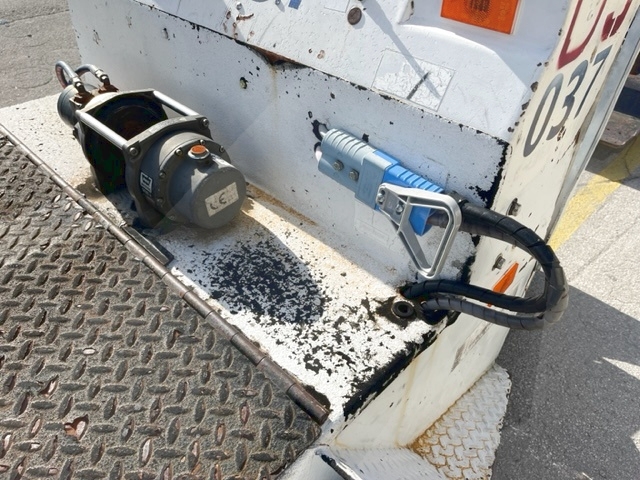 Towbarless Push Back Tractor Lektro AP8750C