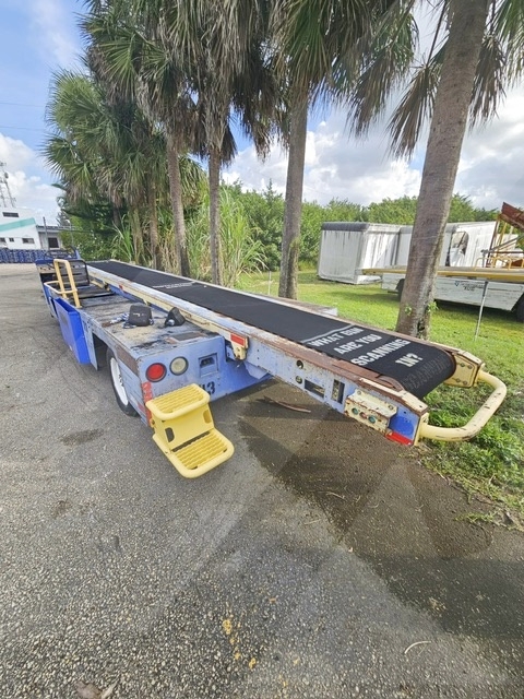 Belt Loader Tug 660E