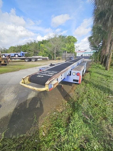 Belt Loader Tug 660E