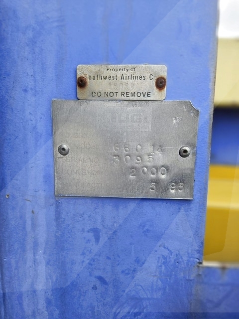 Belt Loader Tug 660E