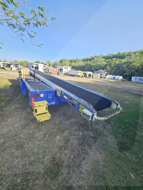 Belt Loader Tug 660E