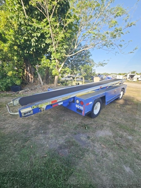 Belt Loader Tug 660E