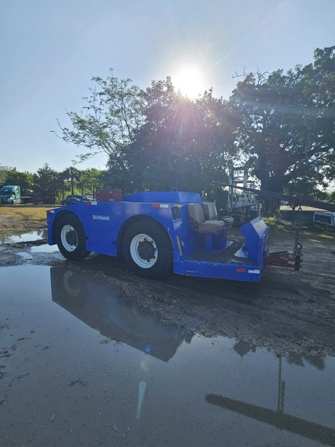 Push Back Tractor FMC B350E