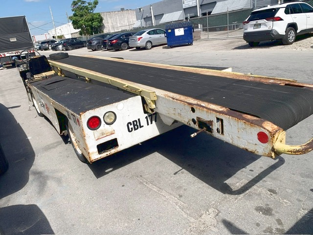 Belt Loader Tug 660