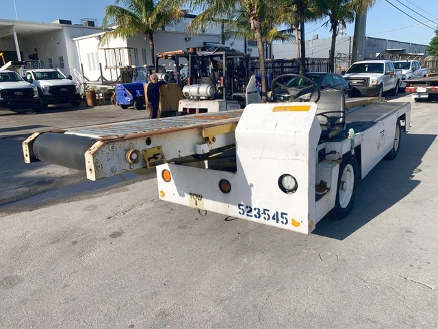 Belt Loader Tug 660