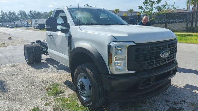 Truck Chassis Ford F-600