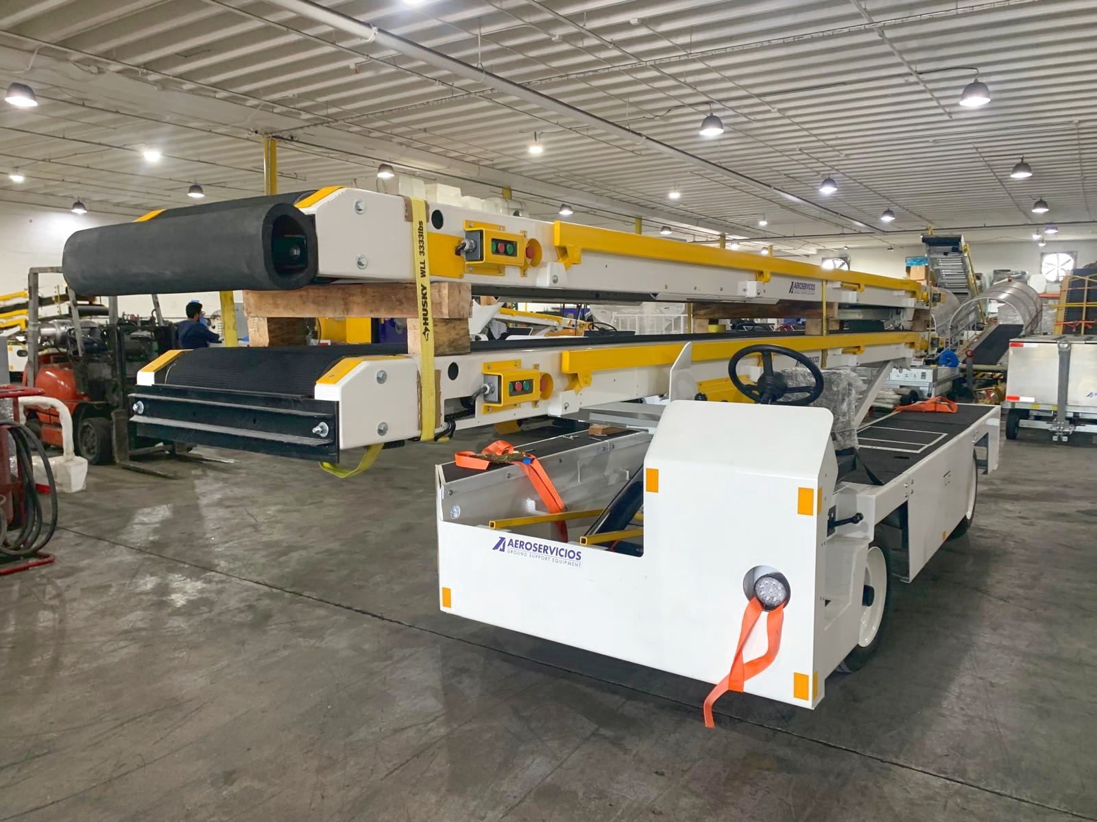 Belt Loader Tug 660