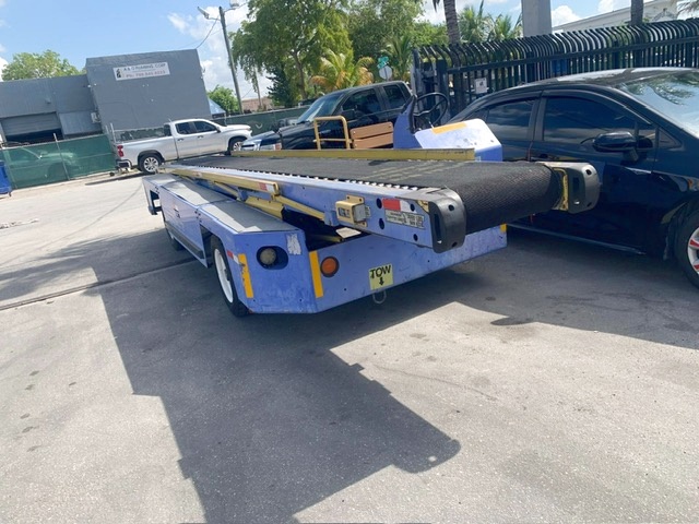Belt Loader Tug 660