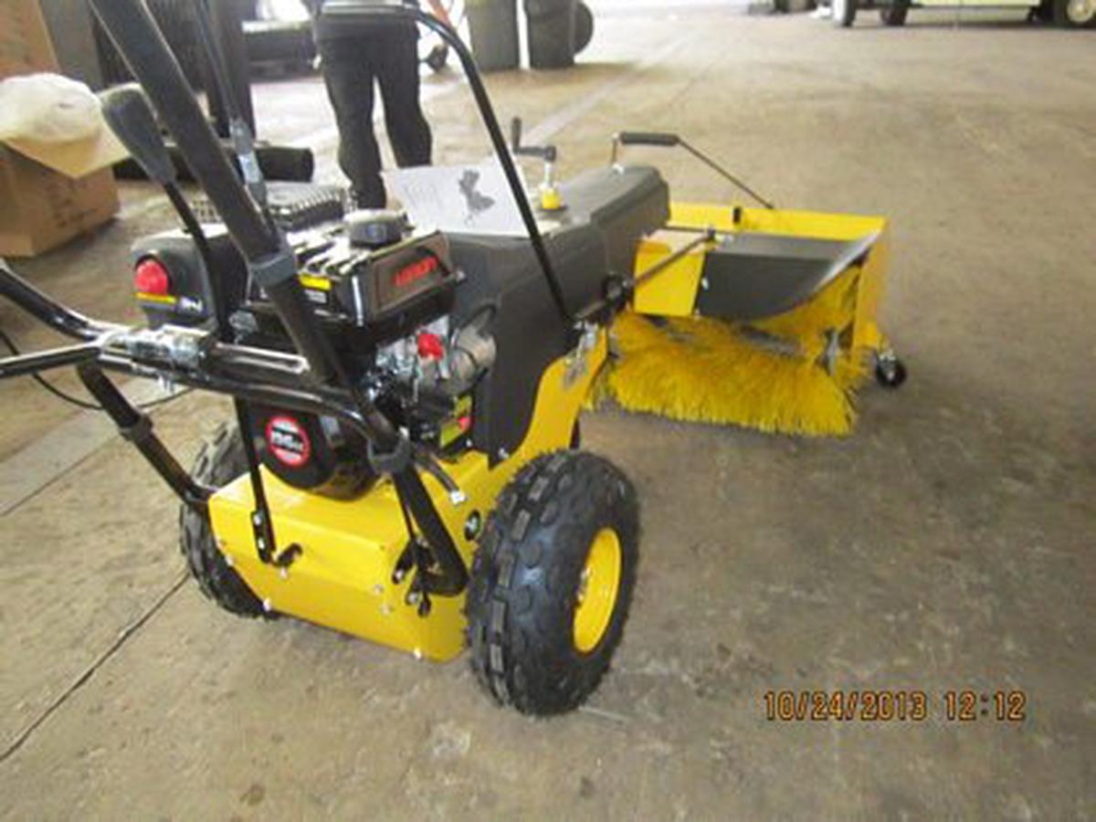 Sweeper Z-Monday Gasoline Sweeper SSG65100