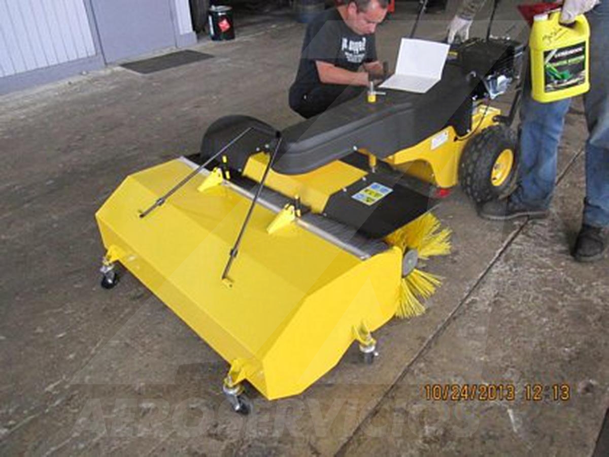 Sweeper Z-Monday Gasoline Sweeper SSG65100