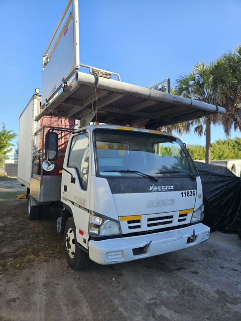 Catering Truck Isuzu/Phoenix Metals NPR