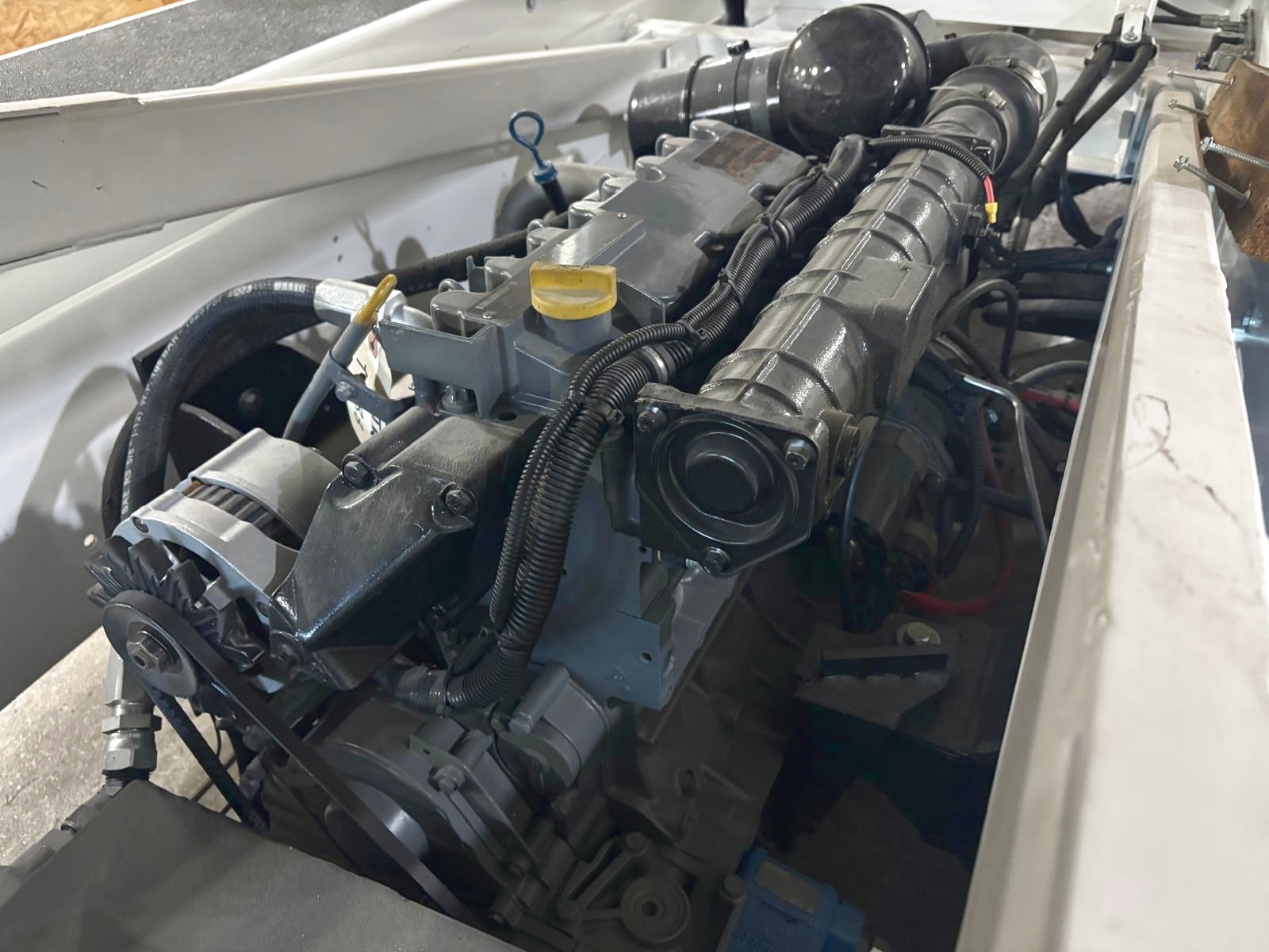 Belt Loader Tug 660