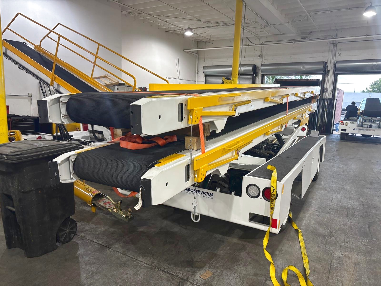Belt Loader Tug 660