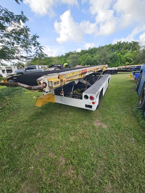 Belt Loader Tug 660