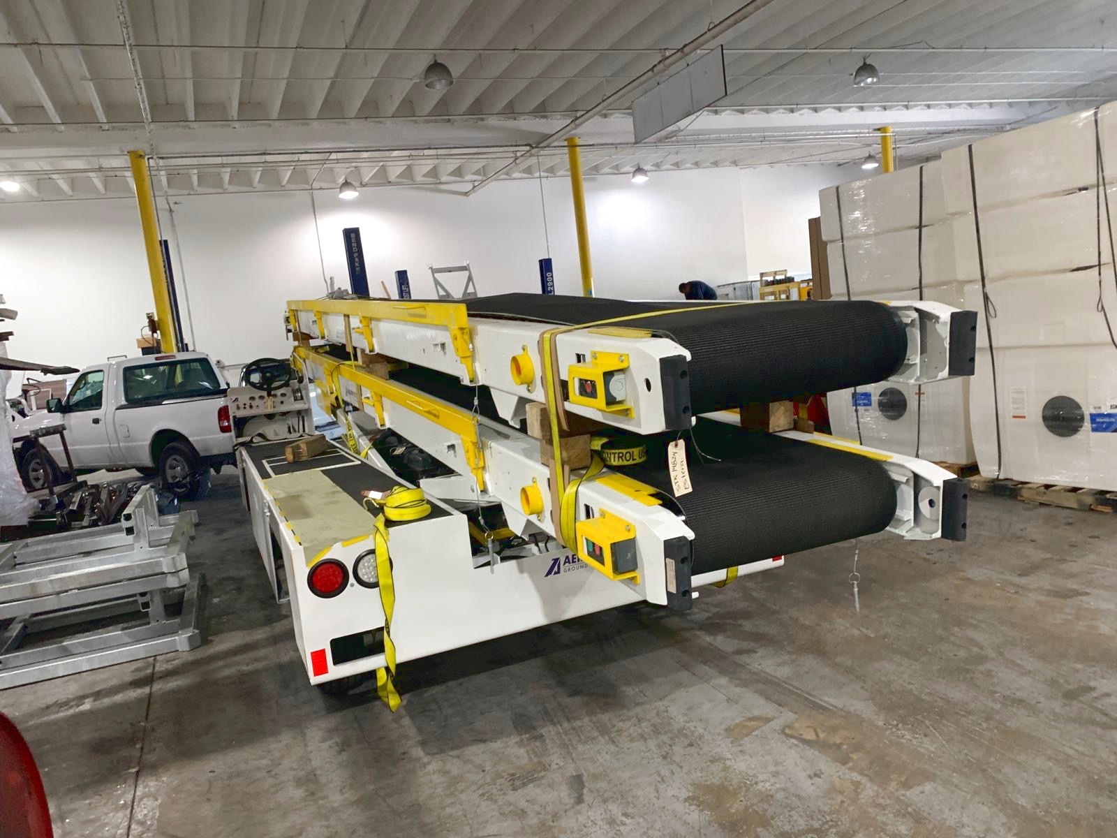 Belt Loader Tug 660