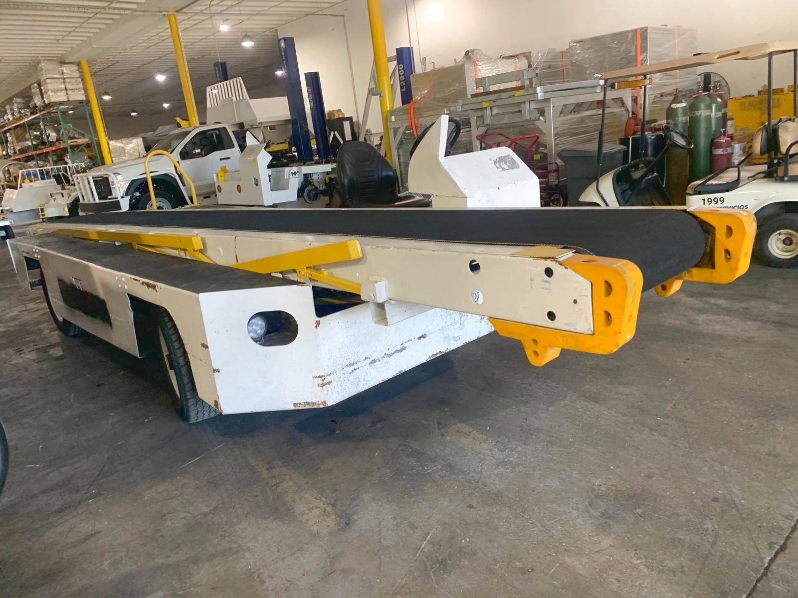 Belt Loader Tug 660