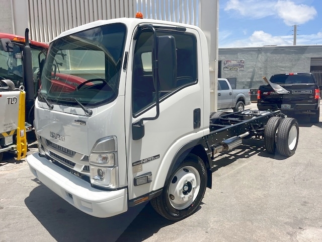 Truck Chassis Isuzu NPR- Gasoline