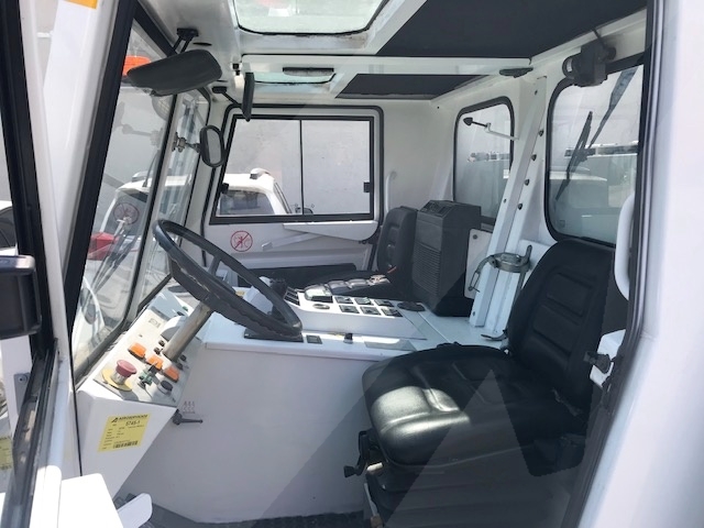 Push Back Tractor TLD TMX-400