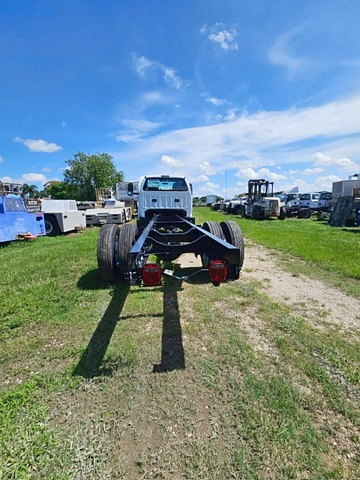 Truck Chassis Ford F-750 2025
